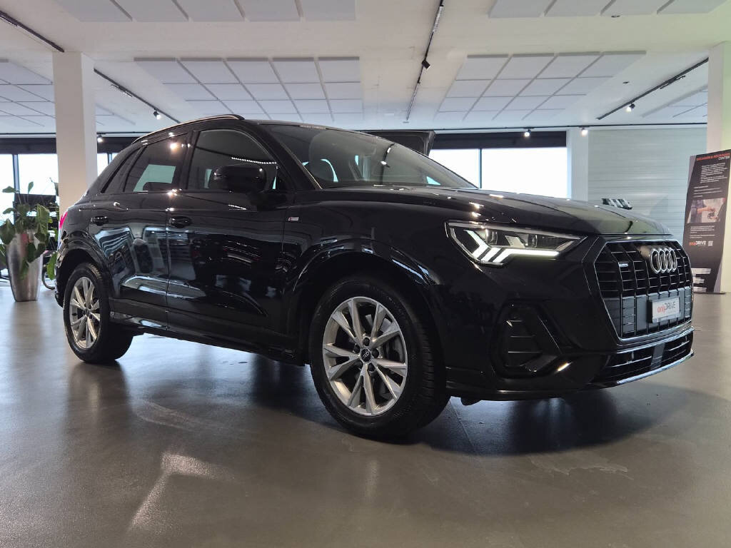 AUDI Q3 2.0 40 TFSI S line quattro S-Tronic, Benzin, Occasion / Gebraucht, Automatik - 2