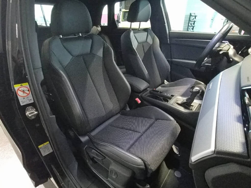 AUDI Q3 2.0 40 TFSI S line quattro S-Tronic, Benzin, Occasion / Gebraucht, Automatik - 3
