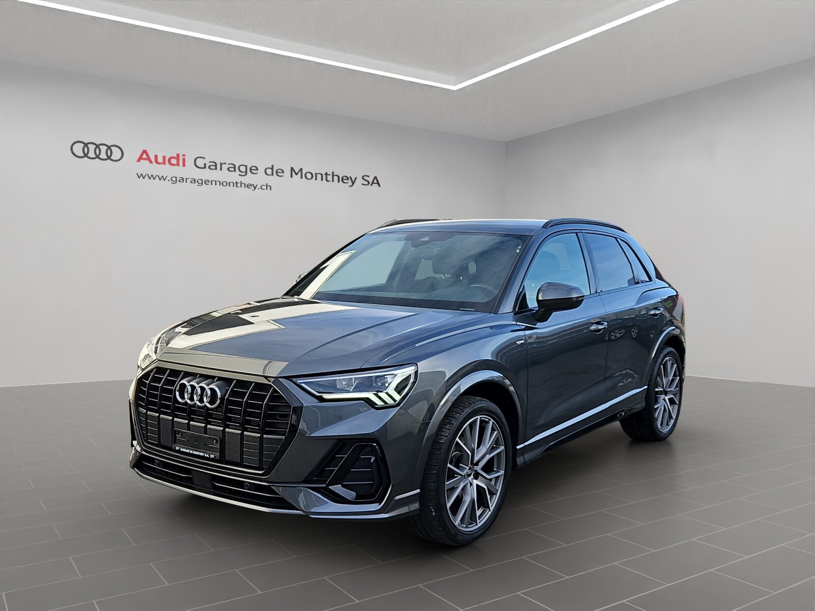 AUDI Q3 35 TFSI S line Attraction