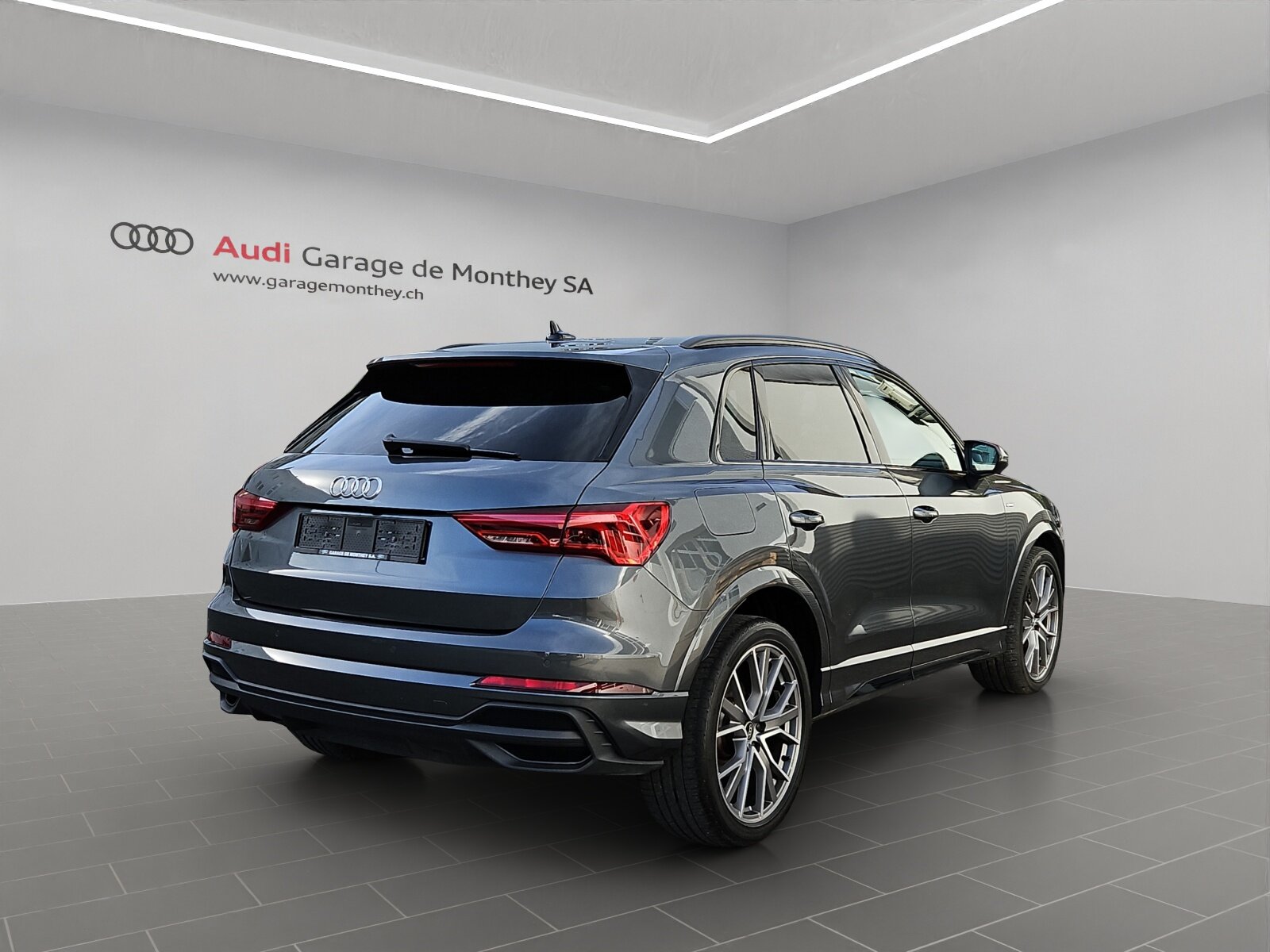 AUDI Q3 35 TFSI S line Attraction S-tronic, Essence, Occasion / Utilisé, Automatique - 3