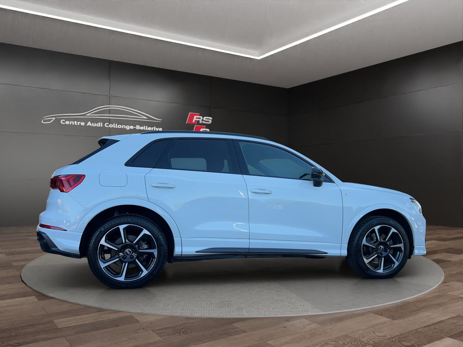 AUDI Q3 45 TFSI e S line, Voll-Hybrid Benzin/Elektro, Occasion / Gebraucht, Automatik - 7