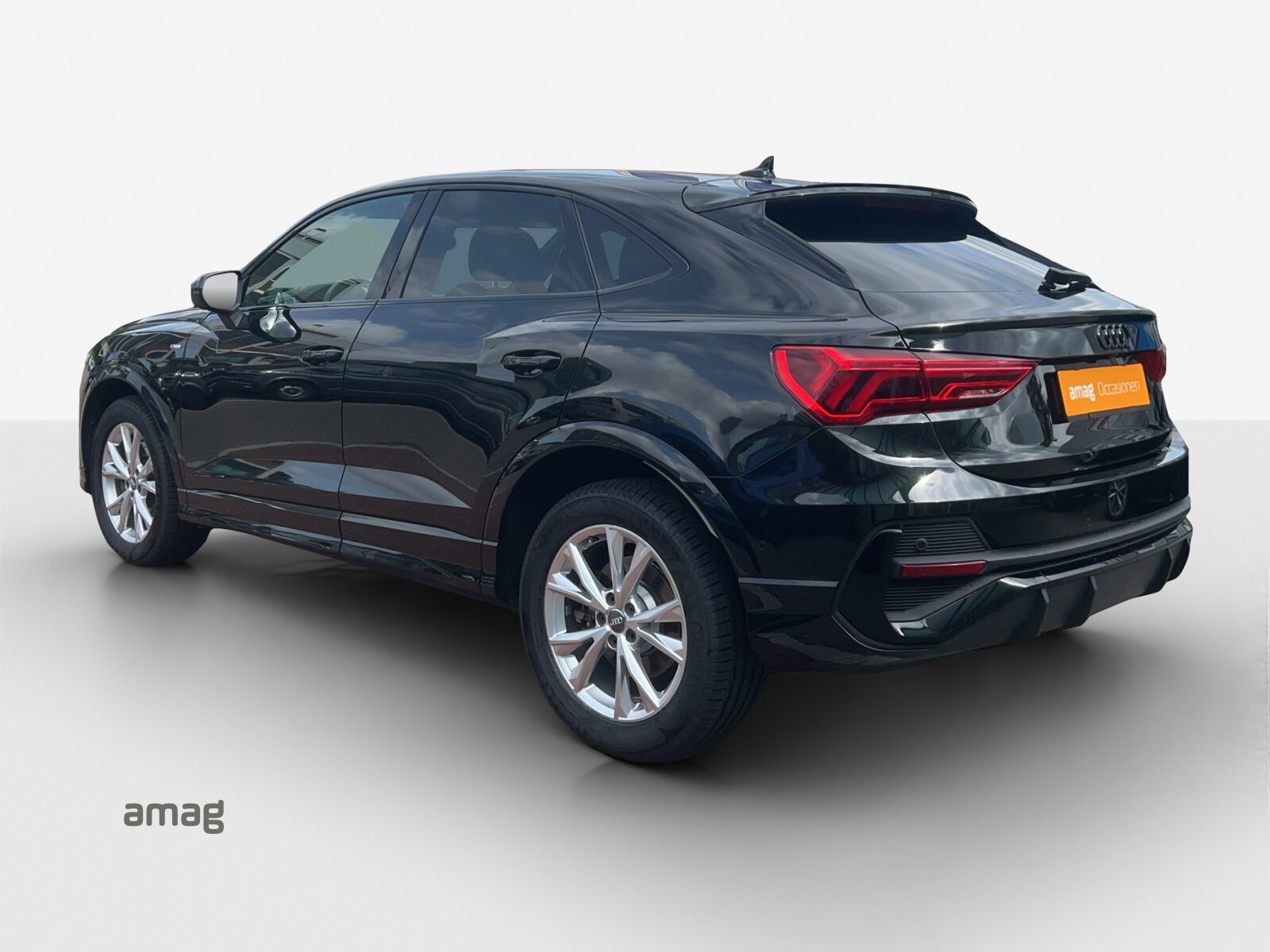 AUDI Q3 Sportback 45 TFSI S line, Petrol, Second hand / Used, Automatic - 3