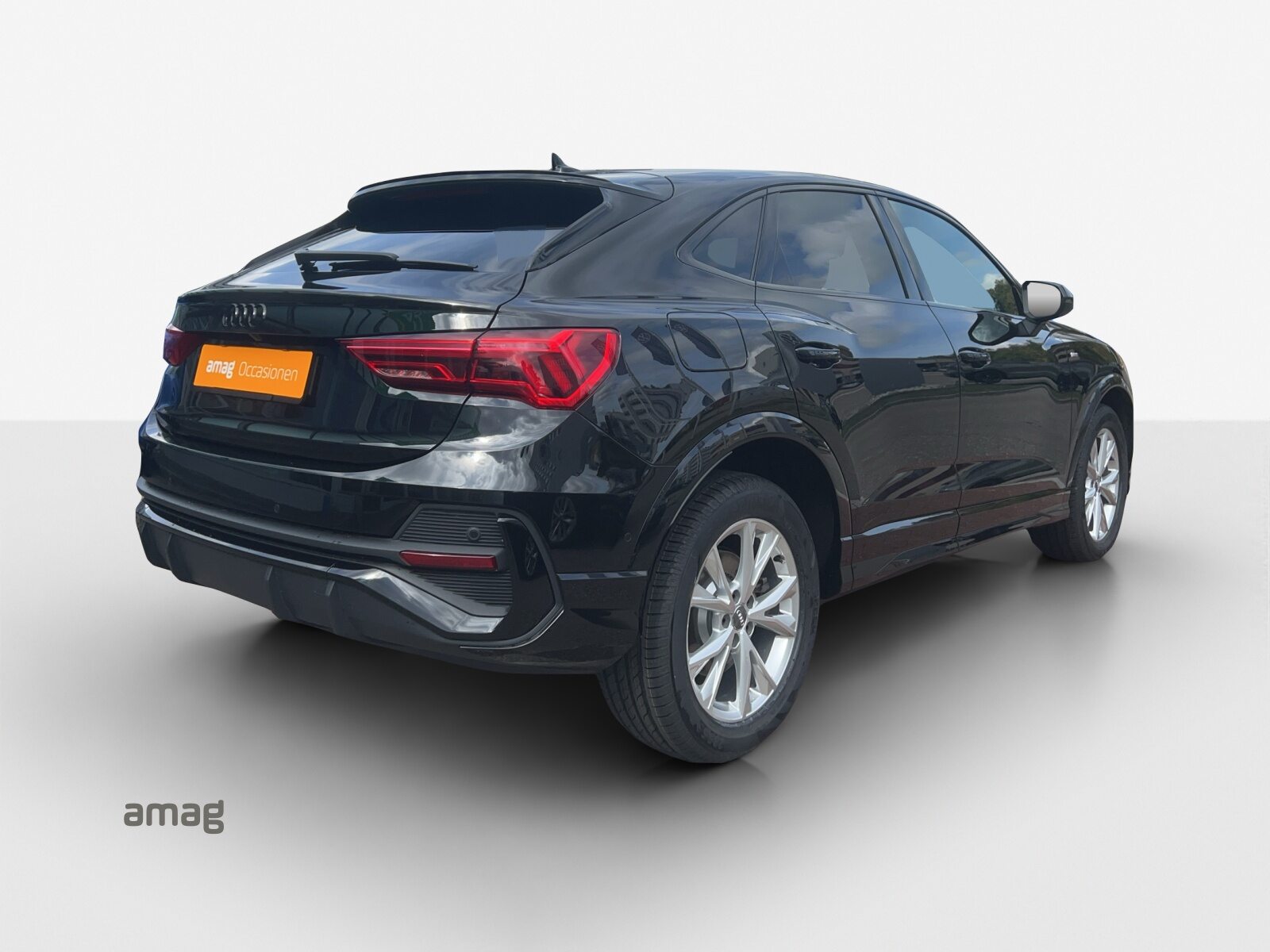 AUDI Q3 Sportback 45 TFSI S line, Petrol, Second hand / Used, Automatic - 5