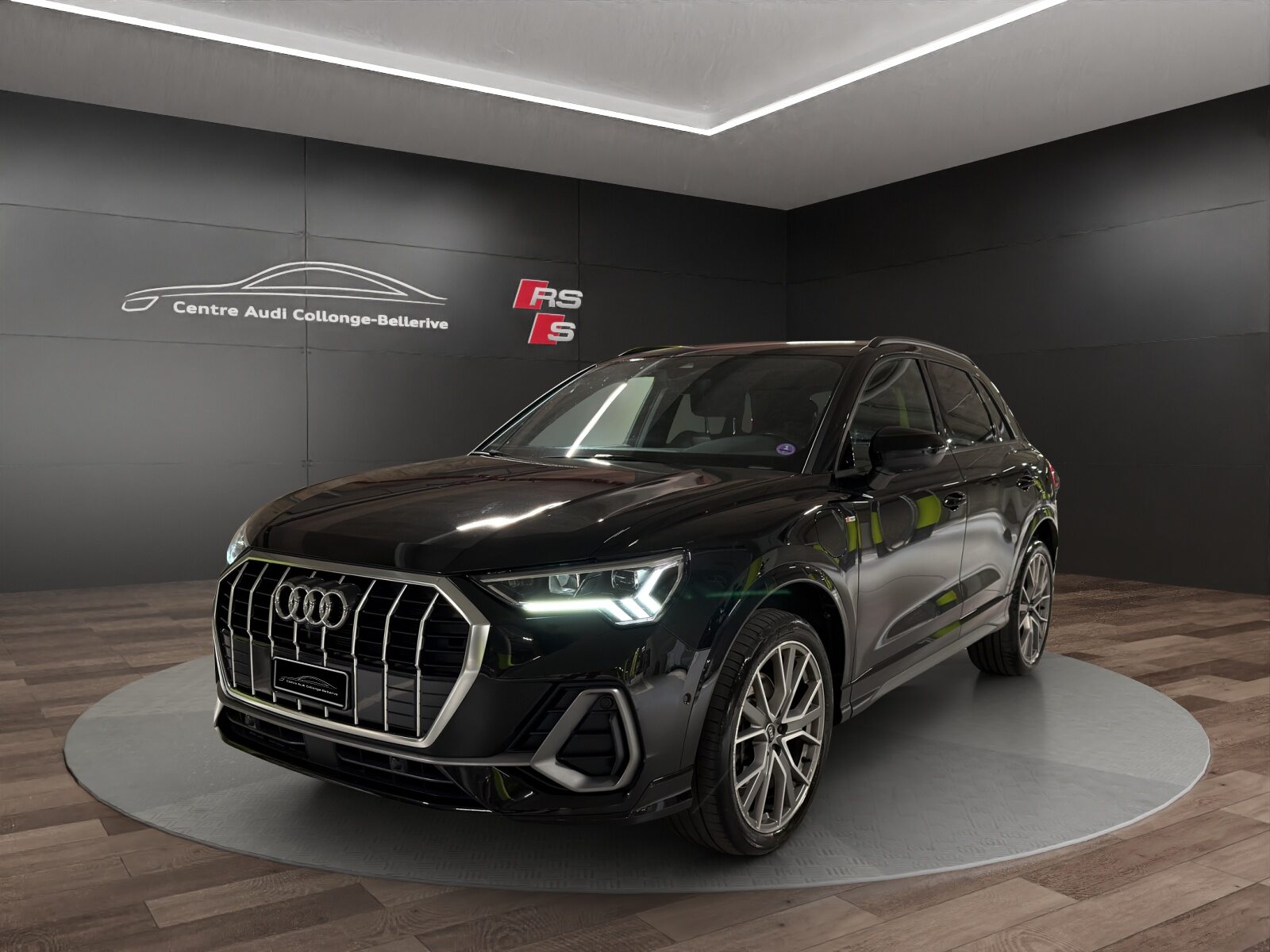 AUDI Q3 45 TFSI e S line, Voll-Hybrid Benzin/Elektro, Occasion / Gebraucht, Automatik