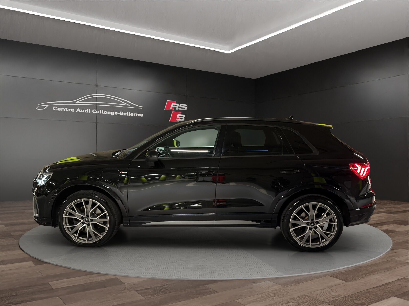 AUDI Q3 45 TFSI e S line, Voll-Hybrid Benzin/Elektro, Occasion / Gebraucht, Automatik - 3
