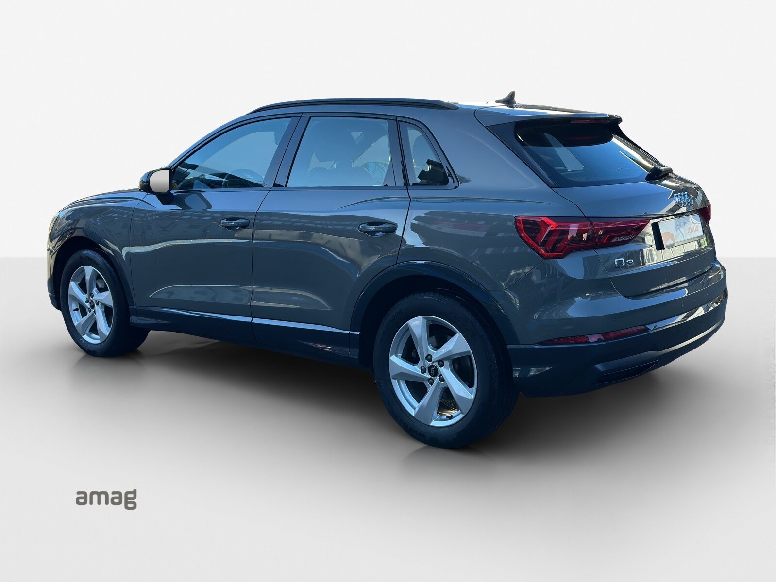 AUDI Q3 35 TFSI advanced Attraction, Petrol, Second hand / Used, Automatic - 3