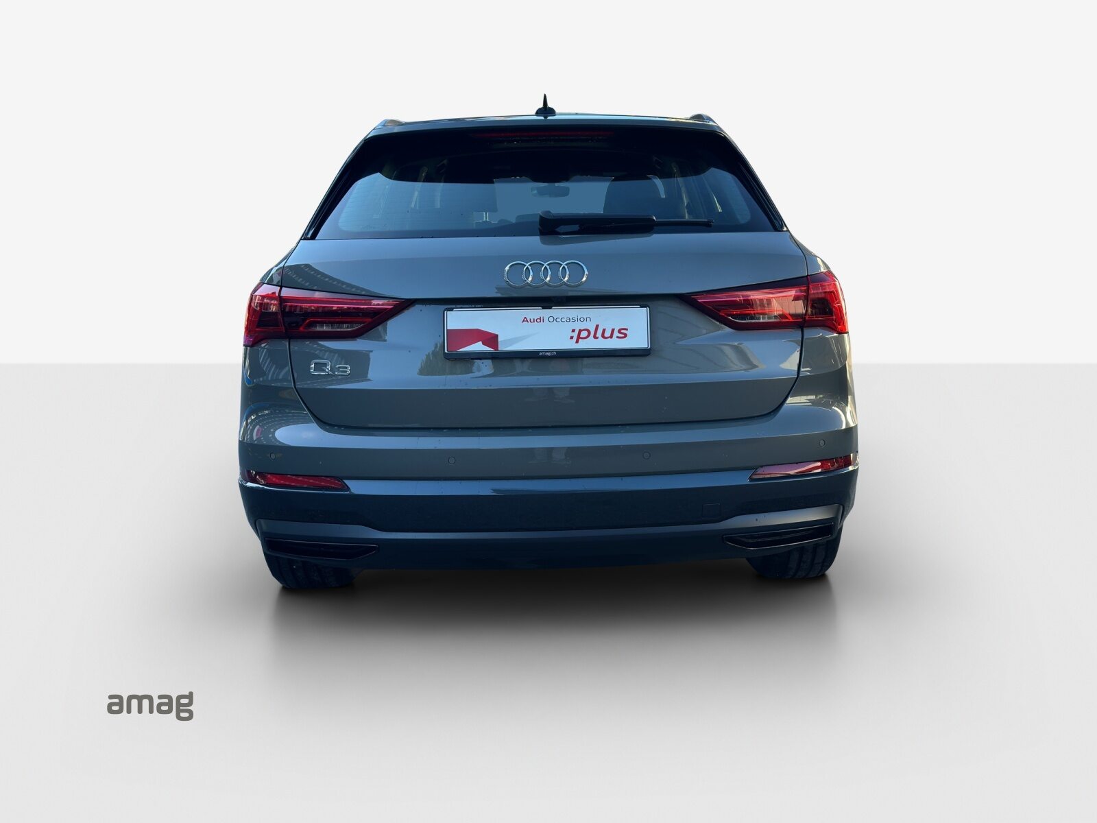 AUDI Q3 35 TFSI advanced Attraction, Petrol, Second hand / Used, Automatic - 4