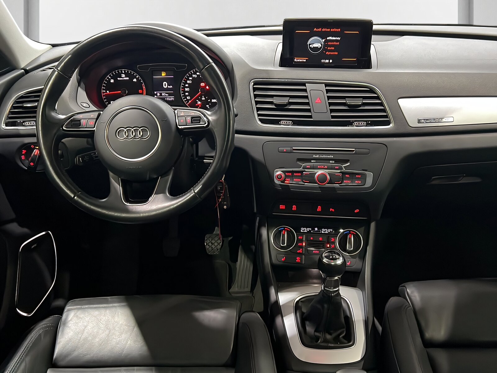 AUDI Q3 2.0 TDI qu**Panodach,Tempomat,Facelift,Frisch ab MFK**, Diesel, Occasion / Utilisé, Manuelle - 7