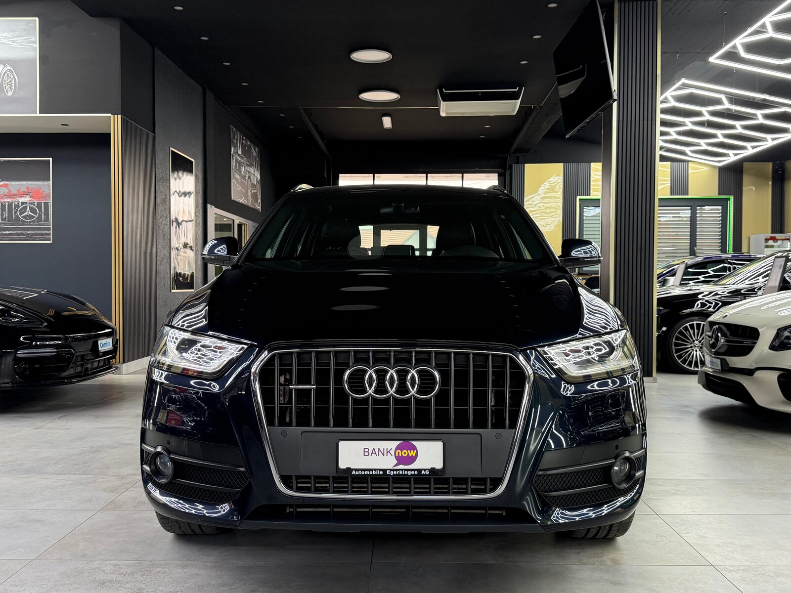 AUDI Q3 2.0 TFSI quattro S-tronic, Benzin, Occasion / Gebraucht, Automatik - 2