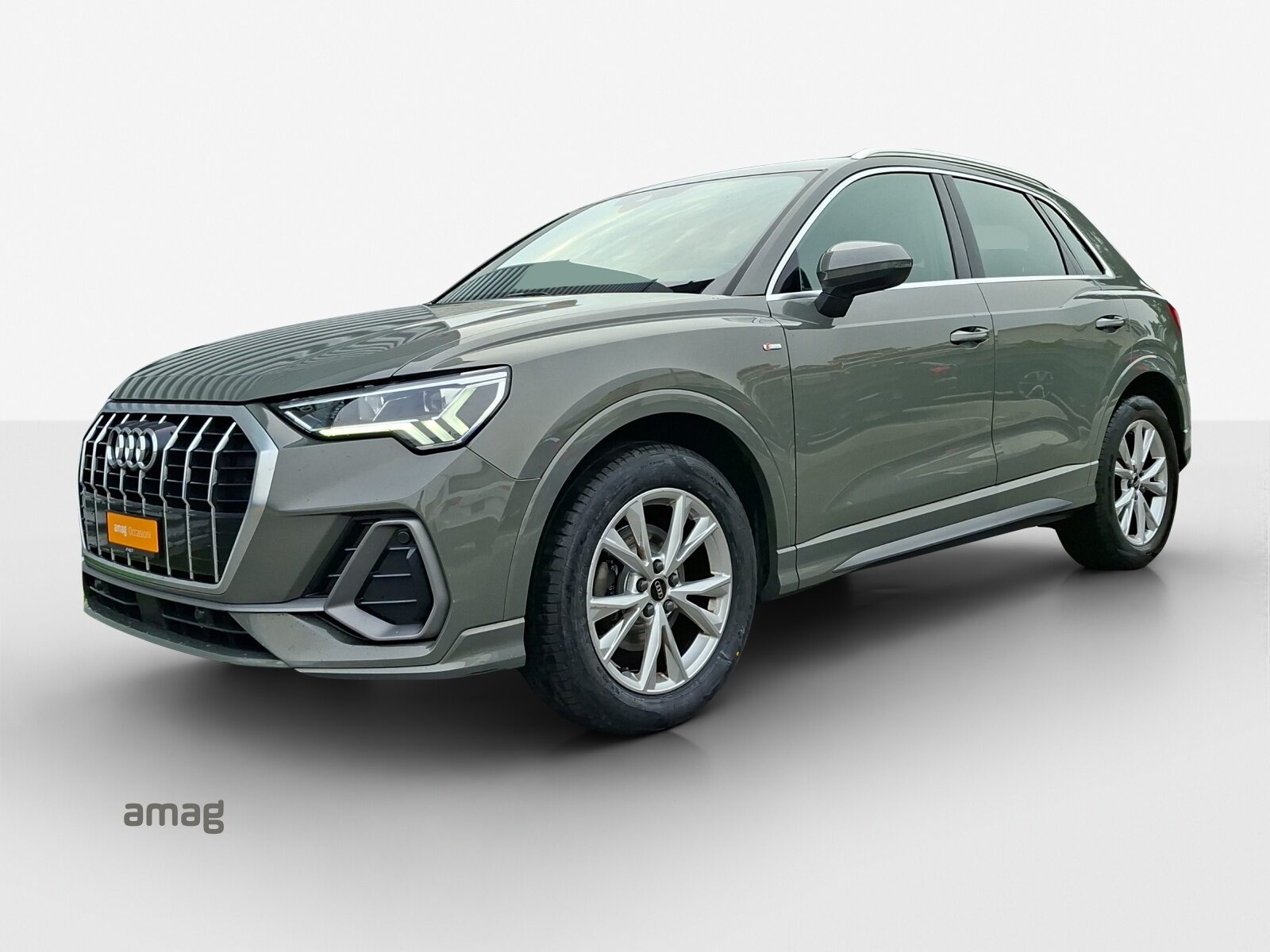 AUDI Q3 35 TFSI S line Attraction