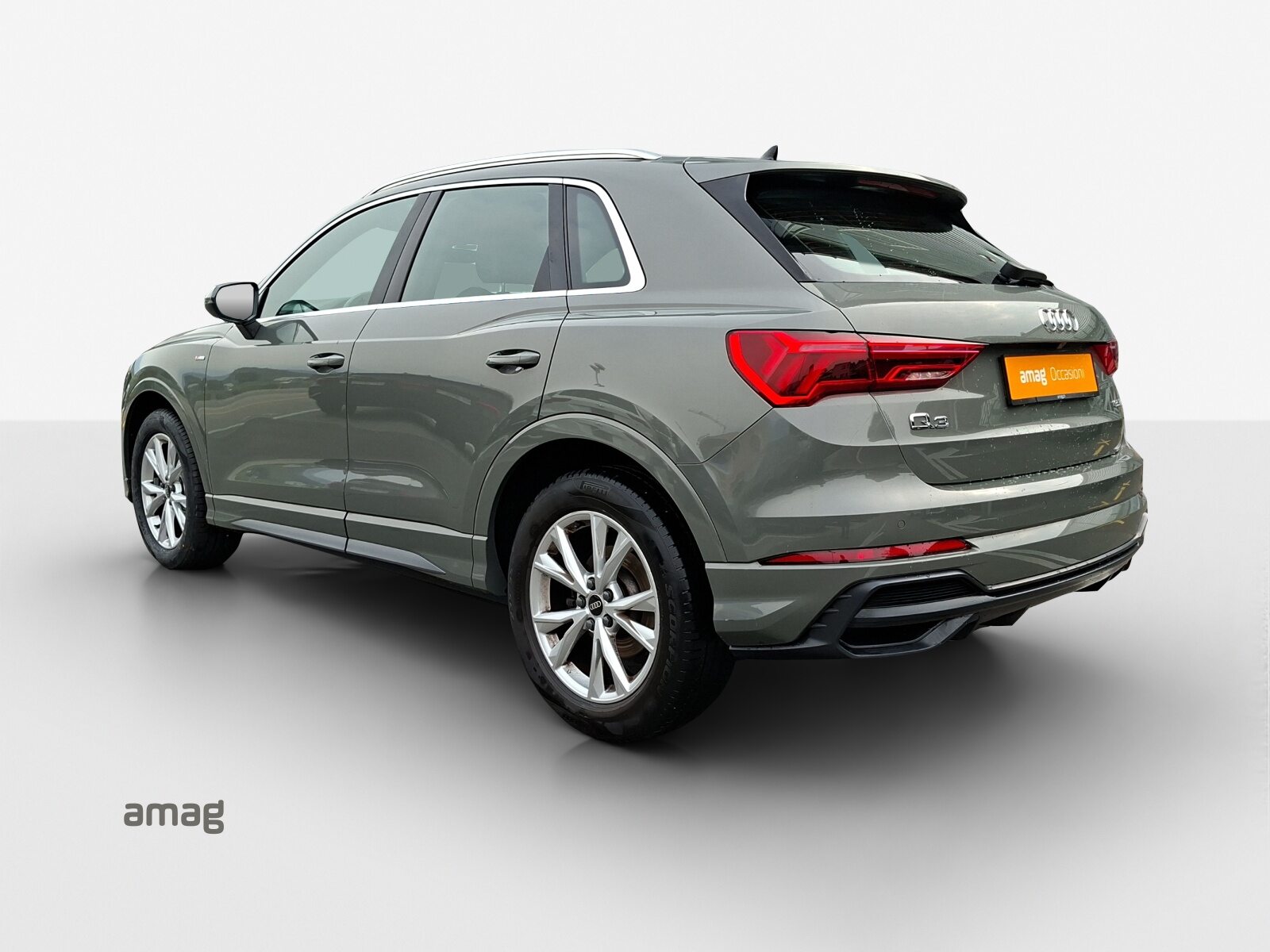 AUDI Q3 35 TFSI S line Attraction, Benzin, Occasion / Gebraucht, Automatik - 3