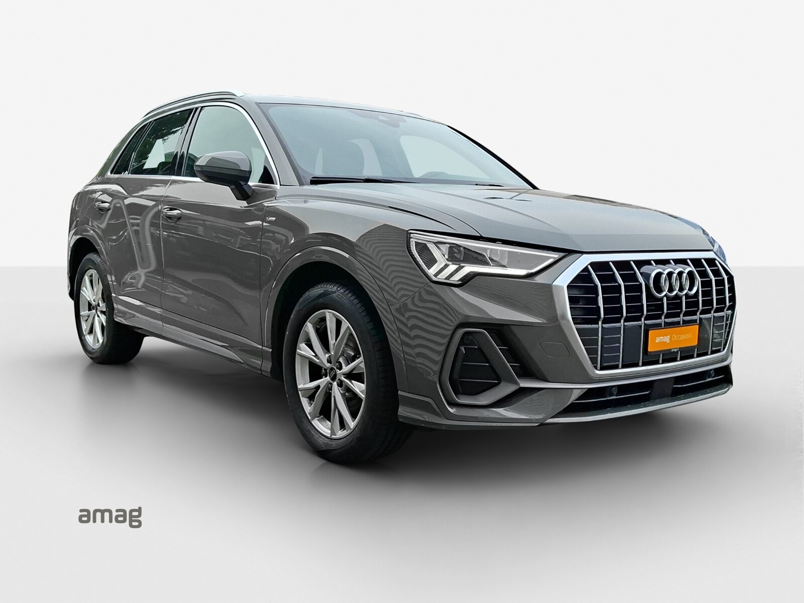 AUDI Q3 35 TFSI S line Attraction, Benzin, Occasion / Gebraucht, Automatik - 6