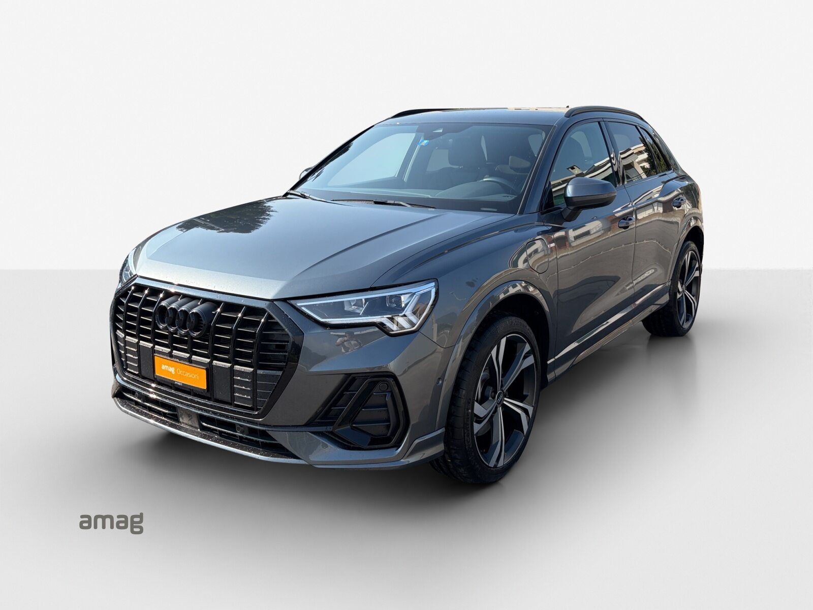 AUDI Q3 45 TFSI e S line
