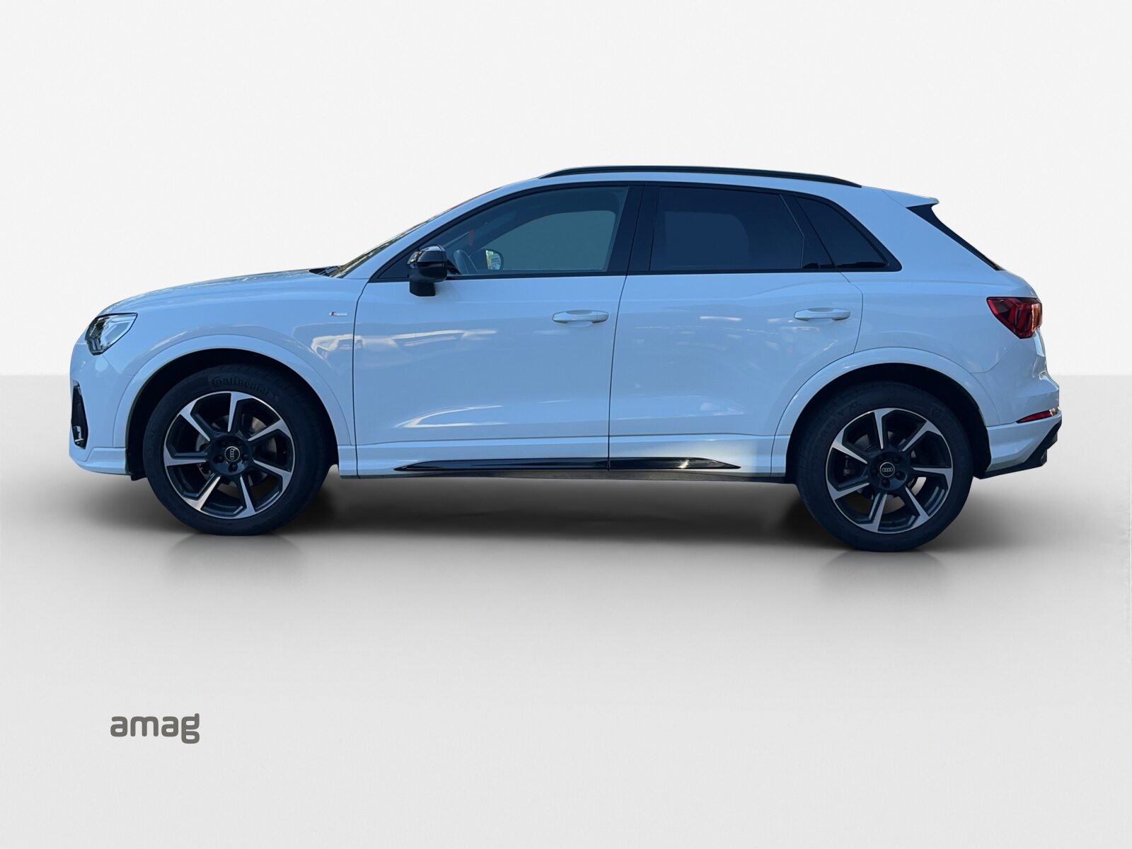 AUDI Q3 35 TFSI S line Attraction, Petrol, Second hand / Used, Automatic - 2