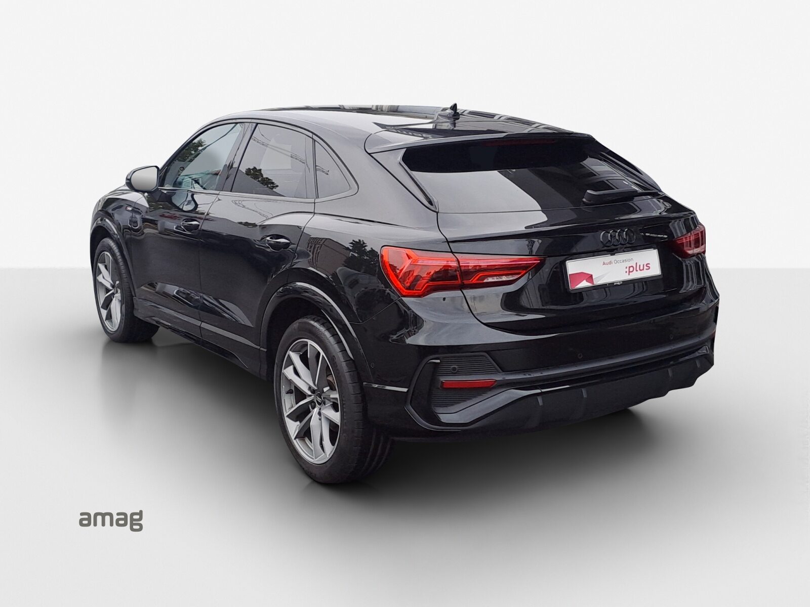 AUDI Q3 Sportback 35 TFSI S line Attraction, Petrol, Second hand / Used, Automatic - 3