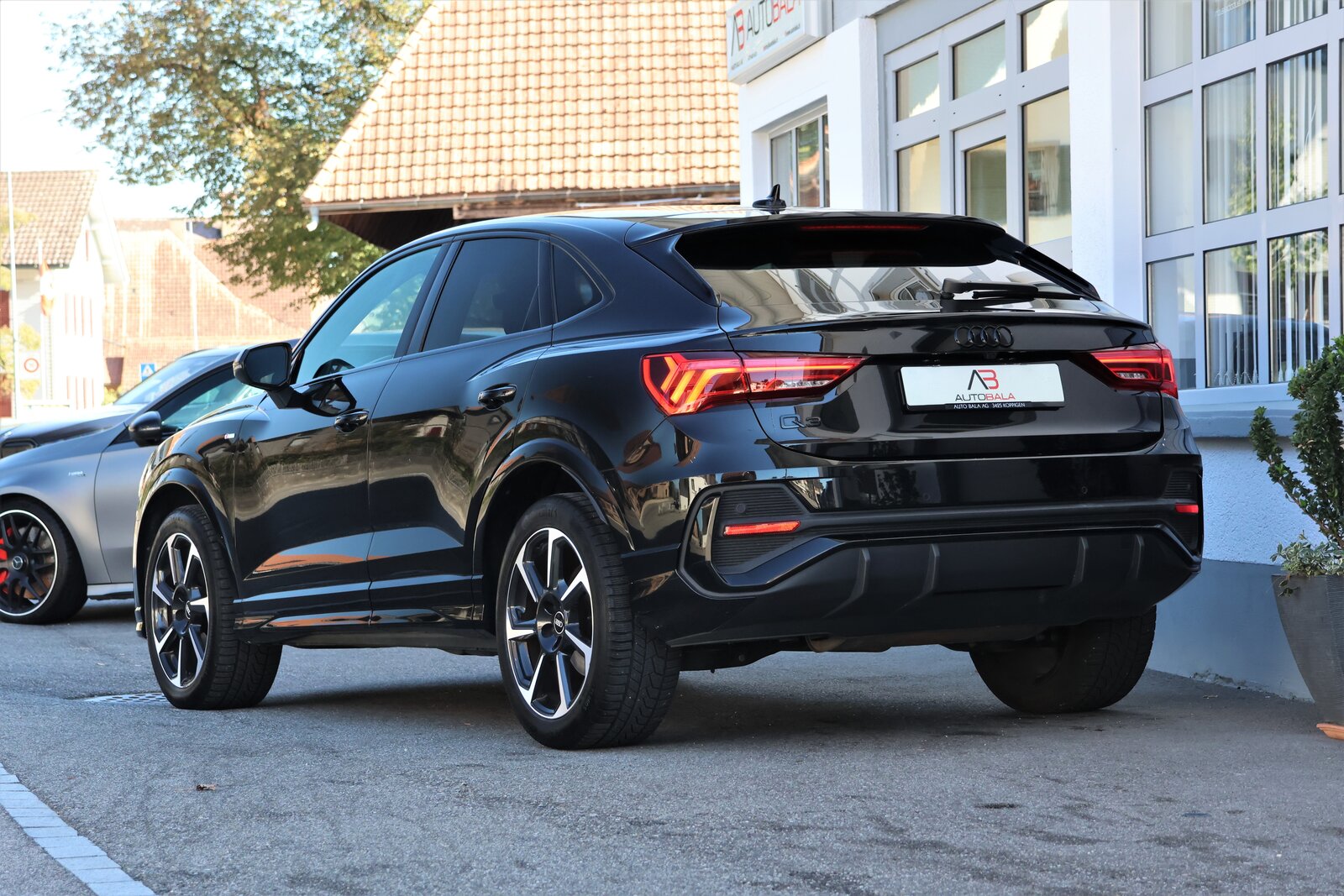 AUDI Q3 Sportback 35 TFSI S line Attraction S-tronic, Hybride Léger Essence/Électricité, Occasion / Utilisé, Automatique - 3