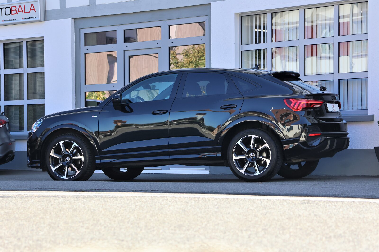 AUDI Q3 Sportback 35 TFSI S line Attraction S-tronic, Hybride Léger Essence/Électricité, Occasion / Utilisé, Automatique - 4