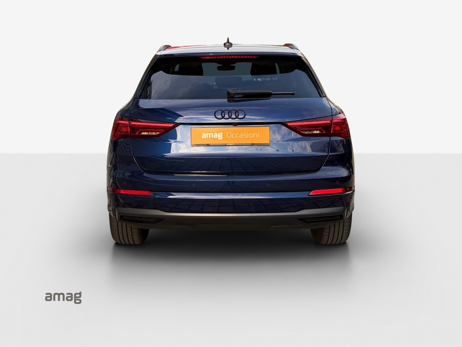 AUDI Q3 35 TFSI advanced Attraction, Petrol, Second hand / Used, Automatic - 4