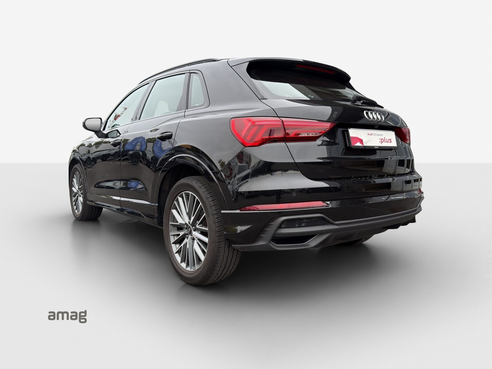 AUDI Q3 35 TFSI S line Attraction, Essence, Occasion / Utilisé, Automatique - 3