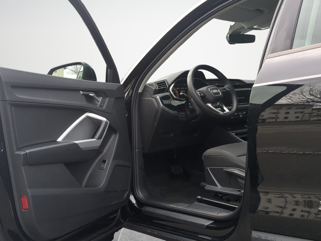 AUDI Q3 1.5 35 TFSI S line Attraction S-Tronic, Mild-Hybrid Benzin/Elektro, Occasion / Gebraucht, Automatik - 4