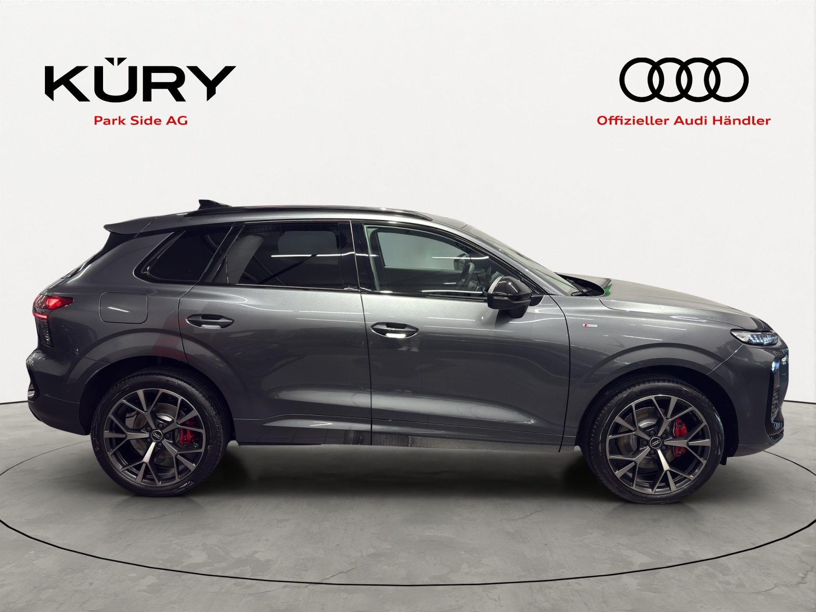 AUDI Q3 SUV TFSI 195 kW, Petrol, Ex-demonstrator, Automatic - 3