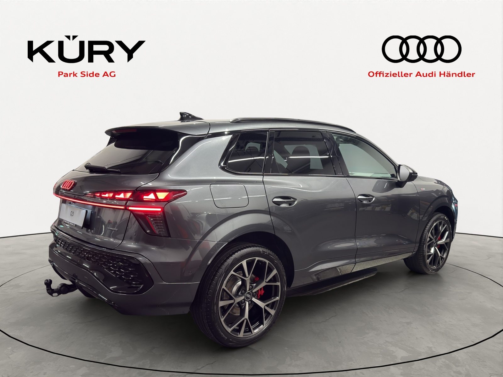 AUDI Q3 SUV TFSI 195 kW, Petrol, Ex-demonstrator, Automatic - 4