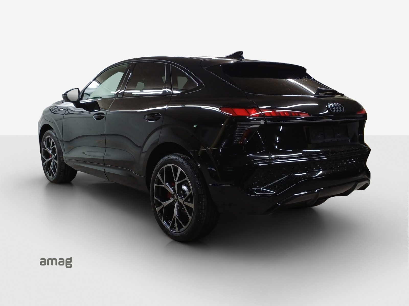 AUDI Q3 SB TFSI 195 kW, Petrol, Ex-demonstrator, Automatic - 3