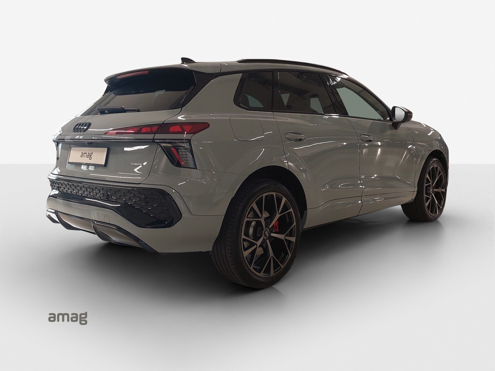 AUDI Q3 SUV TFSI 195 kW, Petrol, Ex-demonstrator, Automatic - 5