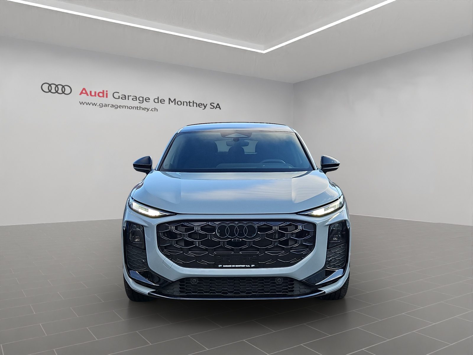 AUDI Q3 SB TFSI 195 kW, Benzin, Vorführwagen, Automatik - 2