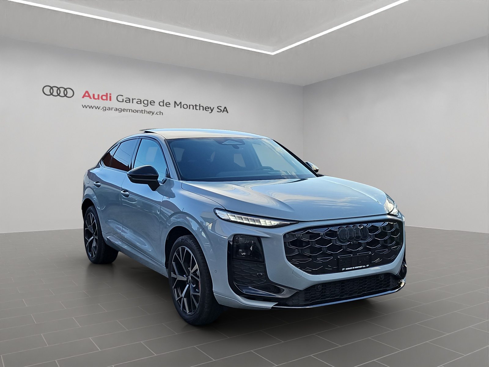 AUDI Q3 SB TFSI 195 kW, Benzin, Vorführwagen, Automatik - 3