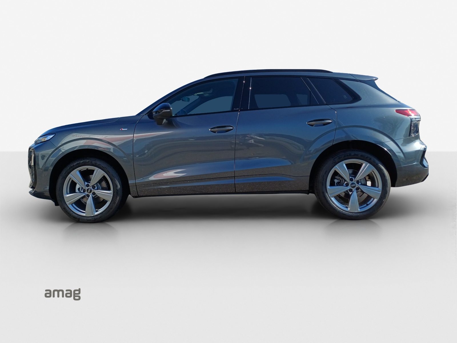 AUDI Q3 SUV TFSI 110 kW, Petrol, Ex-demonstrator, Automatic - 2