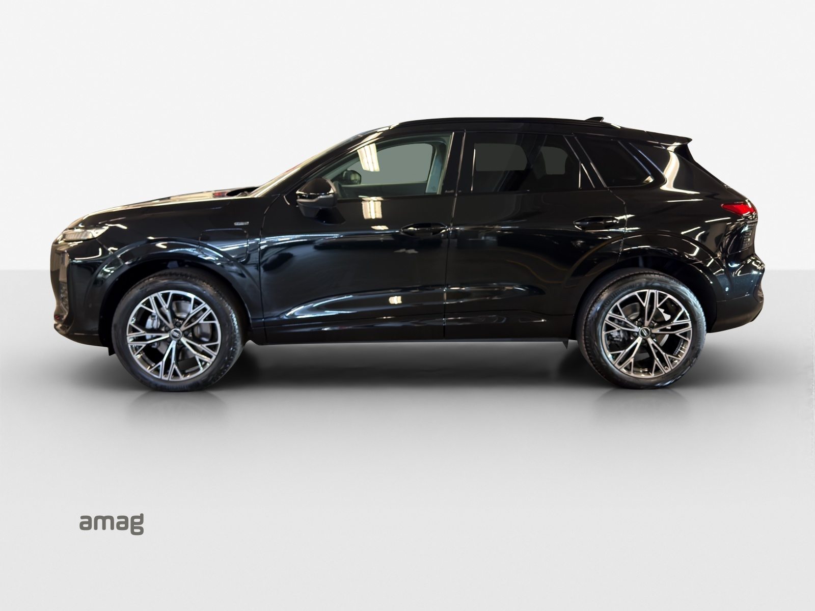 AUDI Q3 SUV e-hybrid 200 kW, Voll-Hybrid Benzin/Elektro, Vorführwagen, Automatik - 2