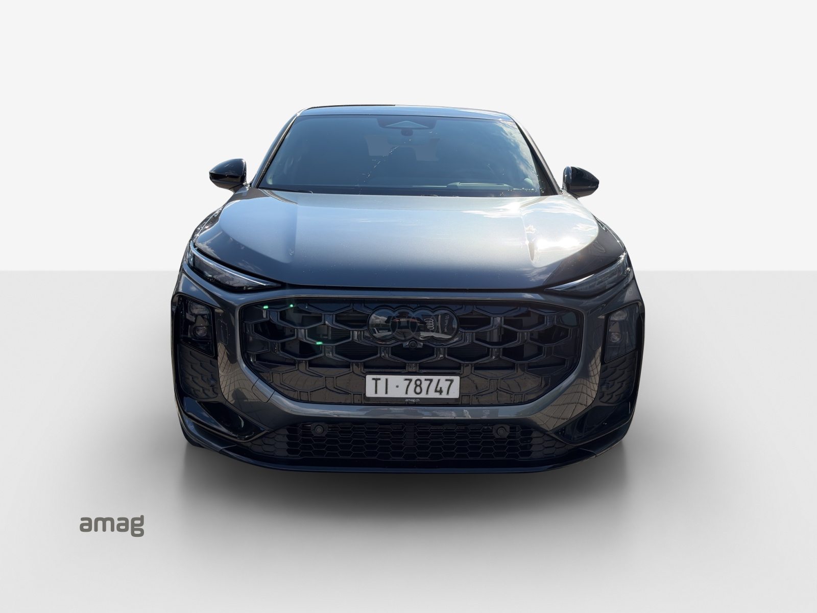 AUDI Q3 SB TFSI 195 kW, Petrol, Ex-demonstrator, Automatic - 7