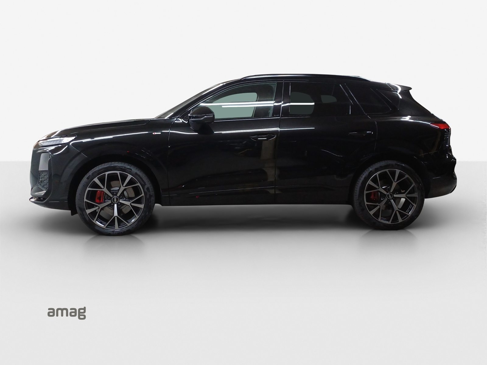 AUDI Q3 SUV TFSI 195 kW, Benzin, Vorführwagen, Automatik - 2