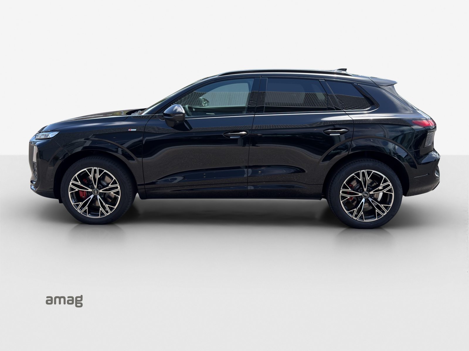 AUDI Q3 SUV TFSI 195 kW, Essence, Voiture de démonstration, Automatique - 2