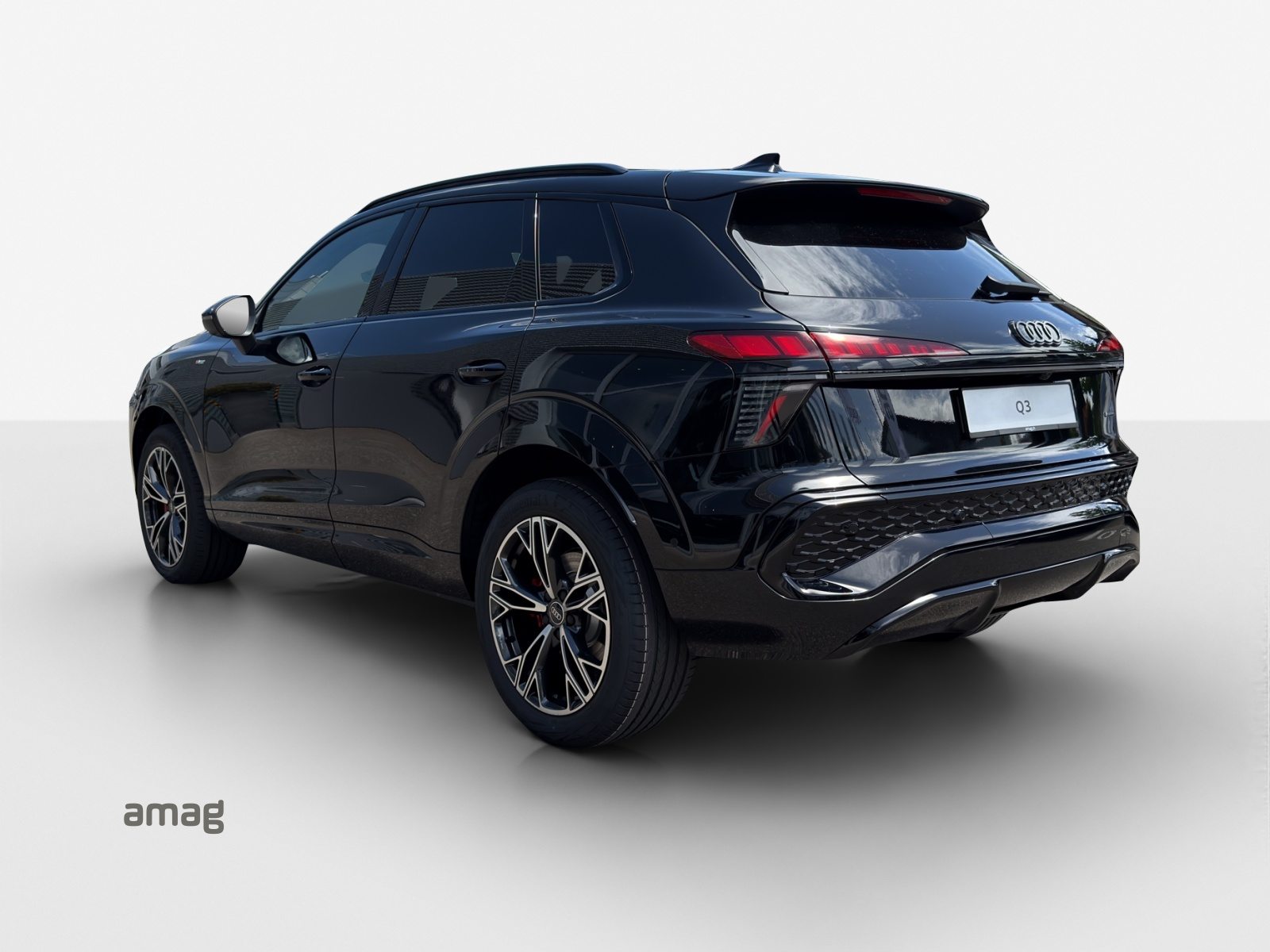 AUDI Q3 SUV TFSI 195 kW, Essence, Voiture de démonstration, Automatique - 3
