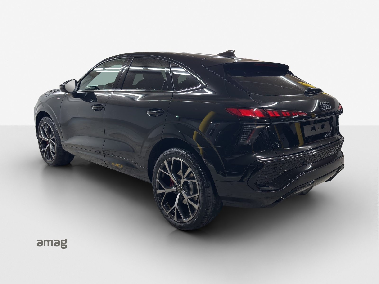 AUDI Q3 SB TFSI 195 kW, Petrol, Ex-demonstrator, Automatic - 3