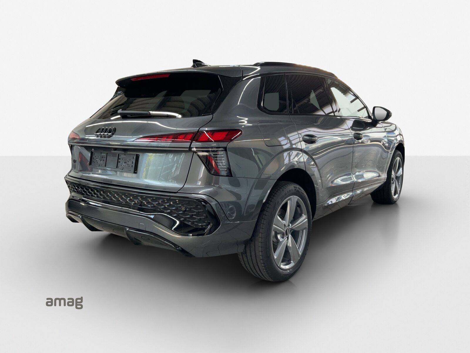 AUDI Q3 SUV e-hybrid 200 kW, Full-Hybrid Petrol/Electric, Ex-demonstrator, Automatic - 5