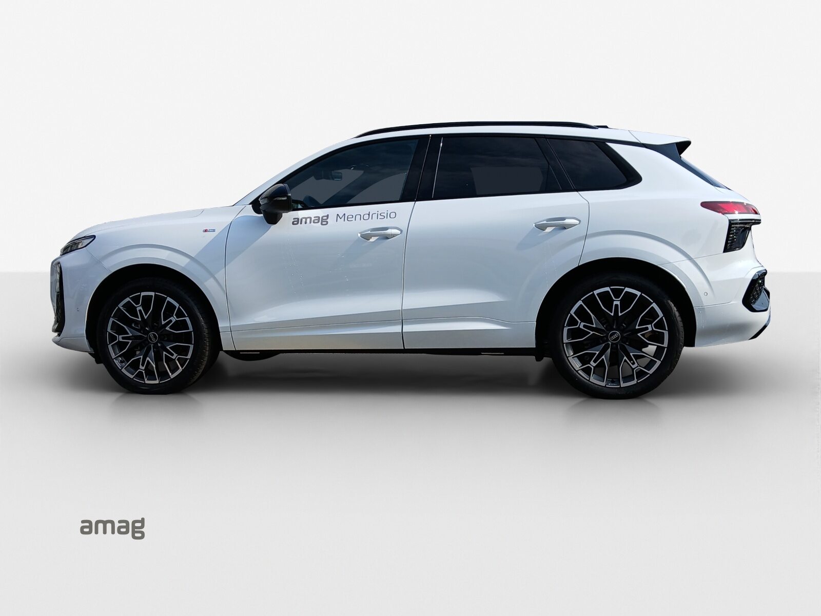 AUDI Q3 SUV TFSI 110 kW, Petrol, Ex-demonstrator, Automatic - 2