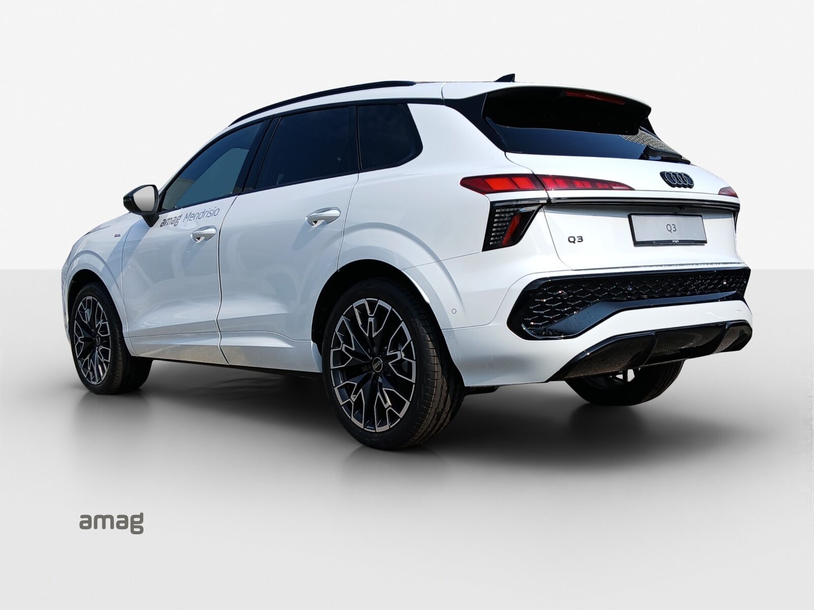 AUDI Q3 SUV TFSI 110 kW, Petrol, Ex-demonstrator, Automatic - 3