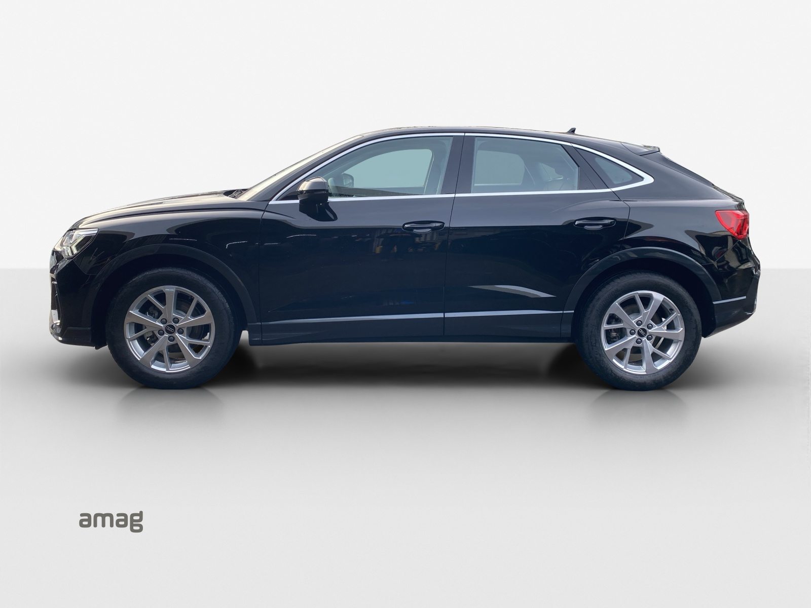 AUDI Q3 Sportback 35 TFSI Attraction, Essence, Automatique - 2