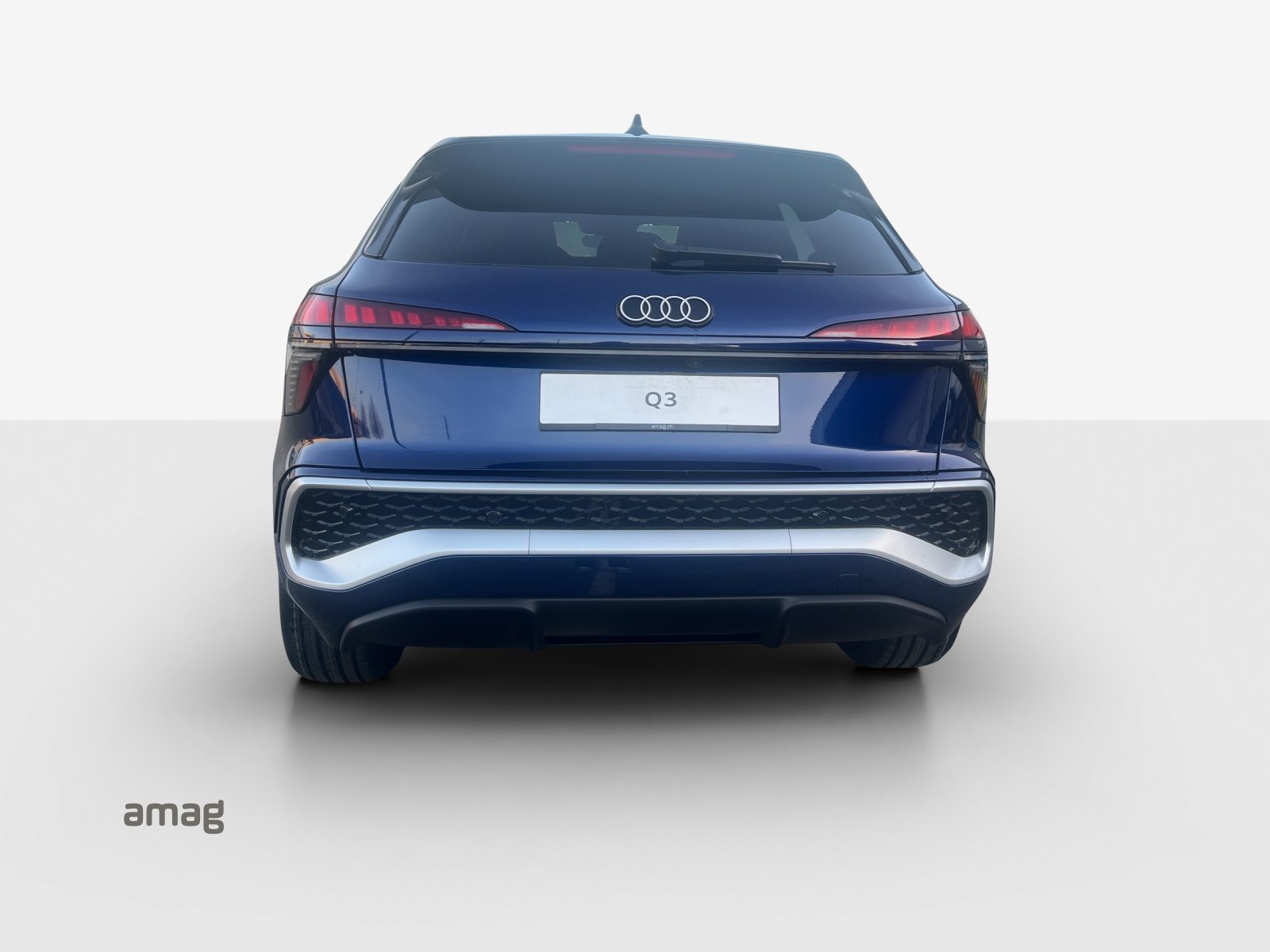 AUDI Q3 SUV TFSI 110 kW, Essence, Voiture nouvelle, Automatique - 4