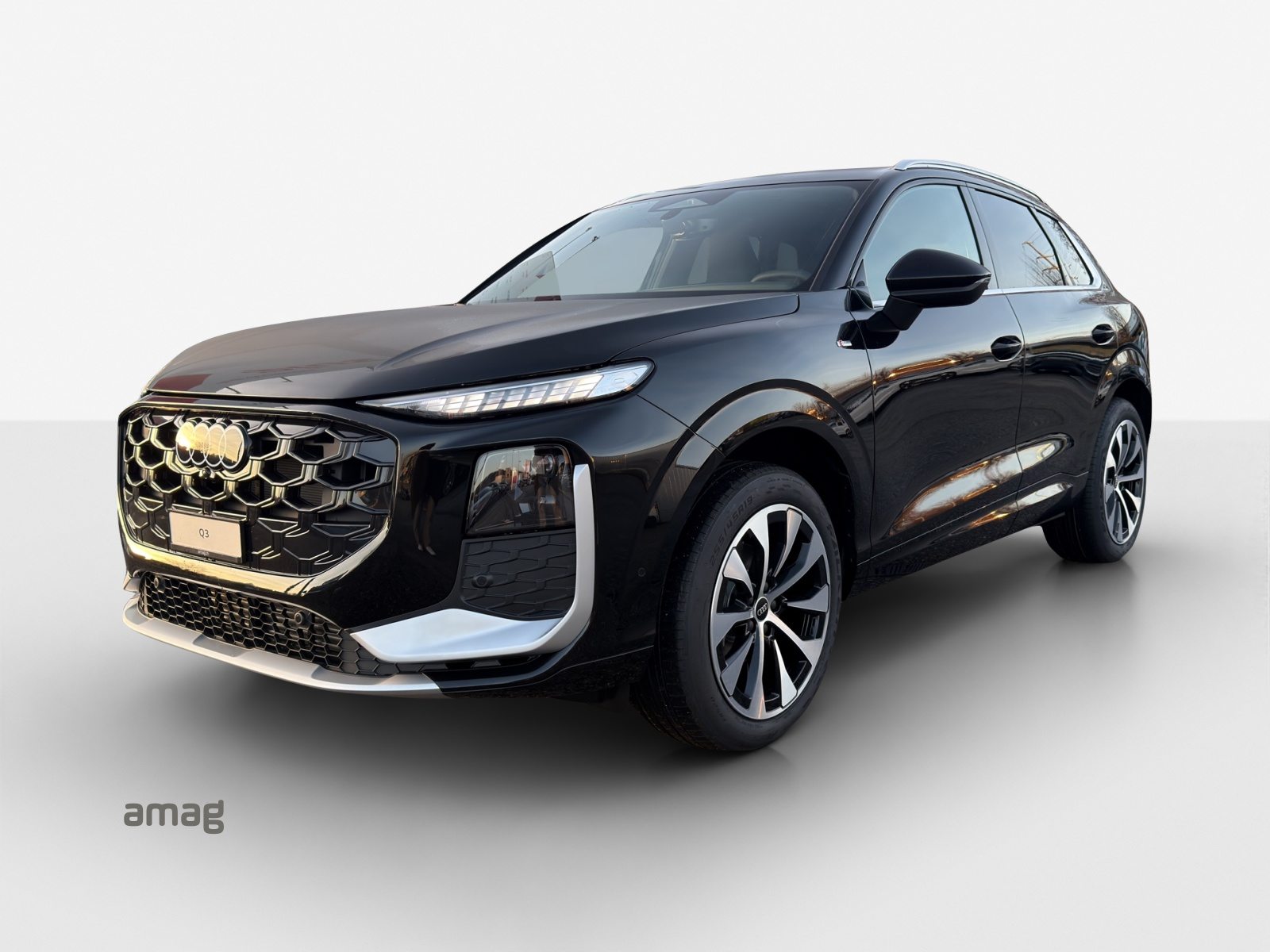 AUDI Q3 SUV TFSI 110 kW, Essence, Voiture nouvelle, Automatique