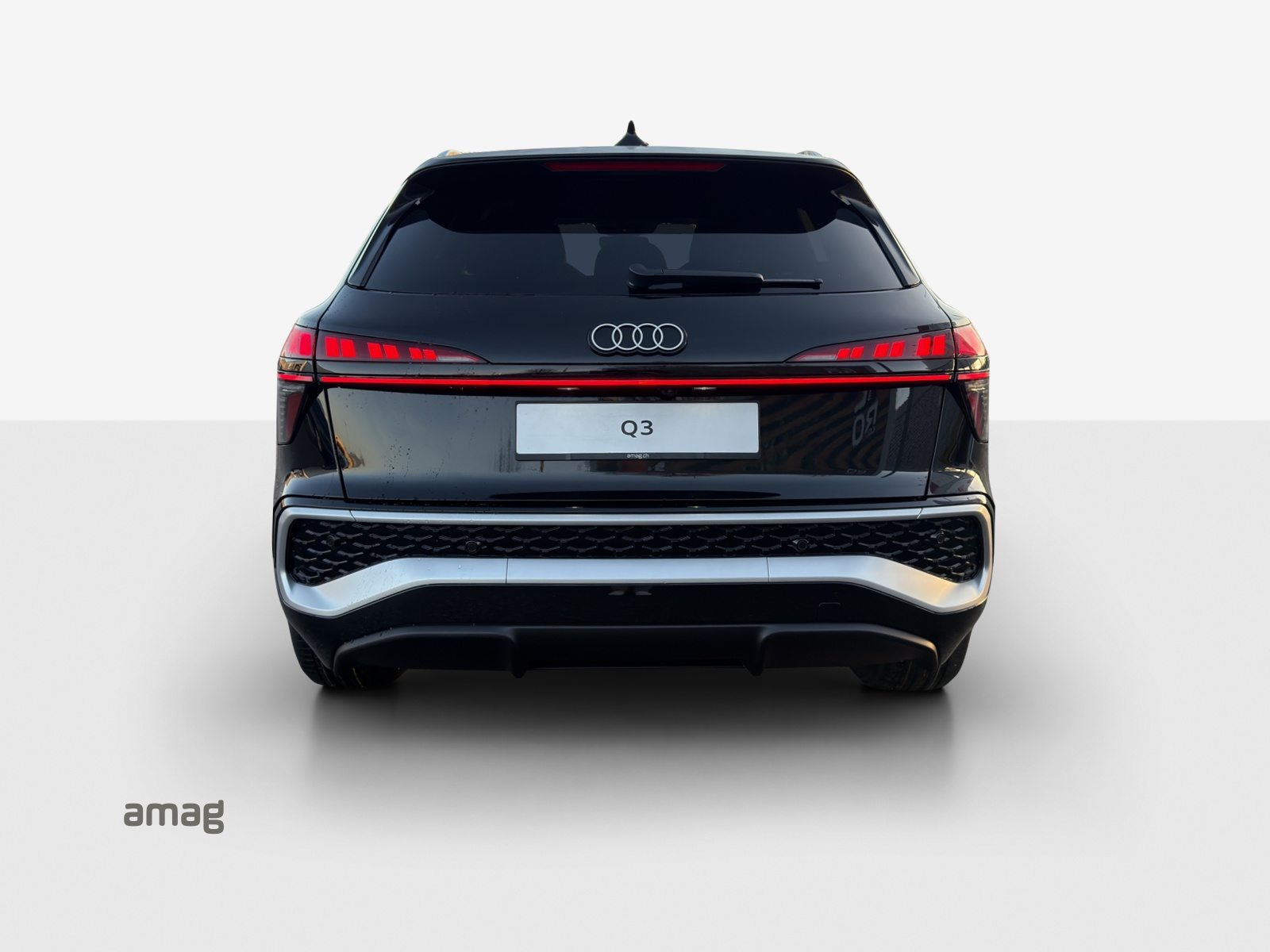 AUDI Q3 SUV TFSI 110 kW, Essence, Voiture nouvelle, Automatique - 4