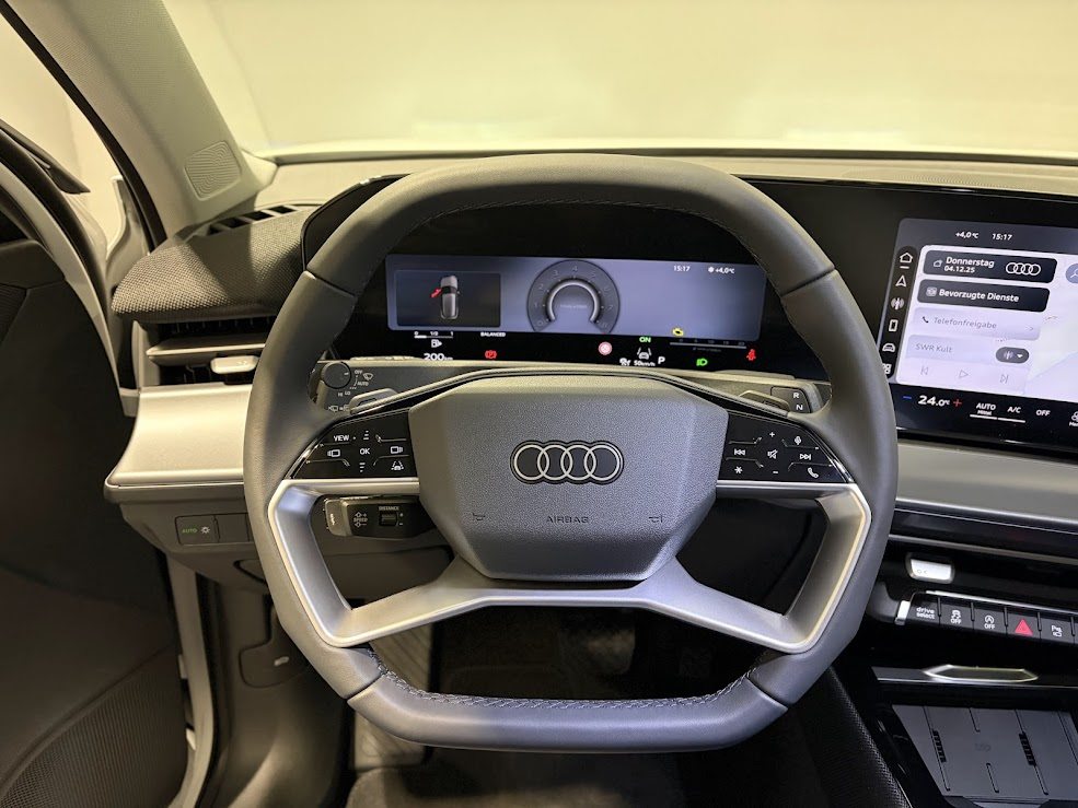 AUDI Q3 SUV TFSI 110 kW, Petrol, New car, Automatic - 6