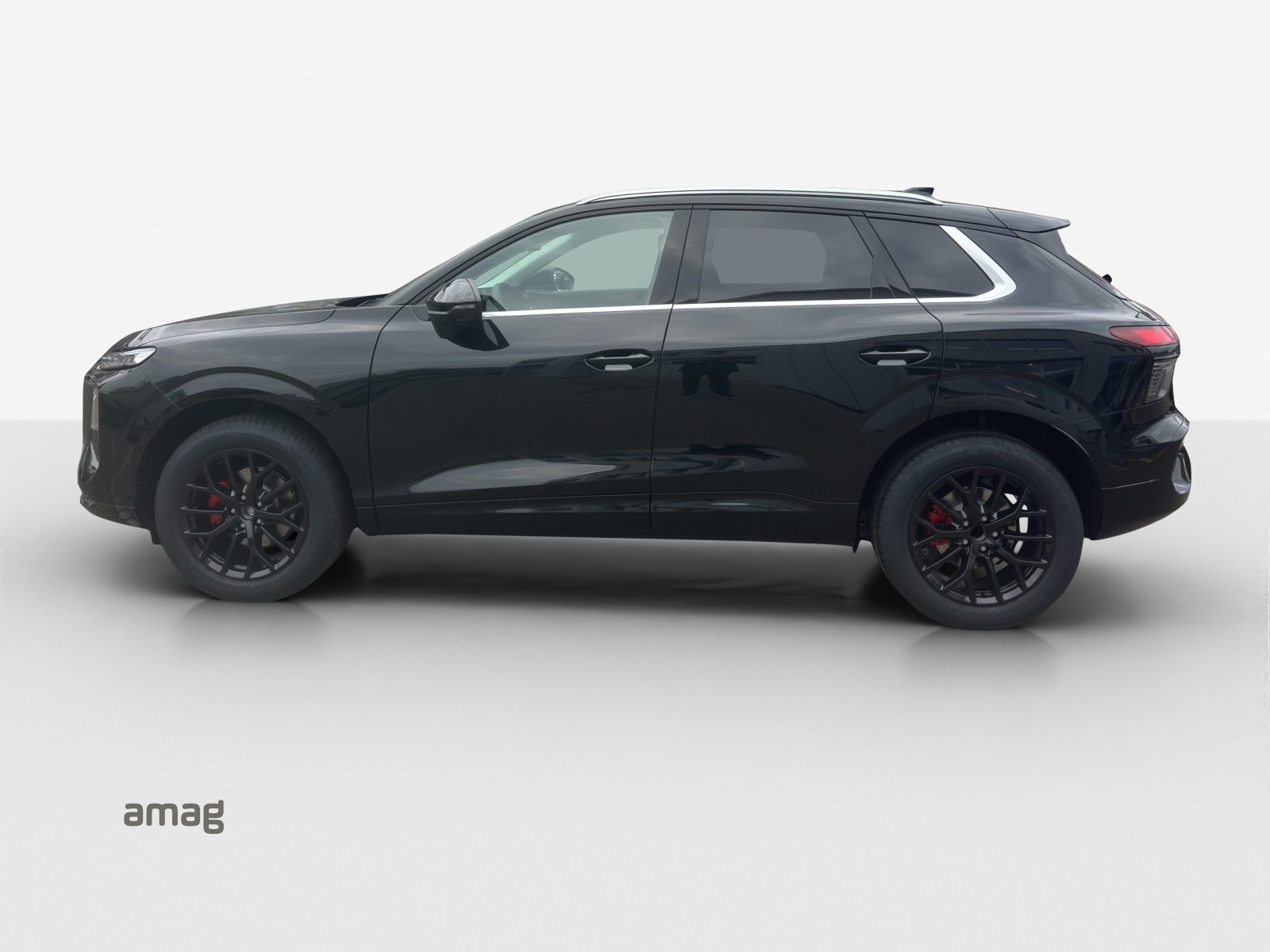 AUDI Q3 SUV TFSI 110 kW, Petrol, New car, Automatic - 2