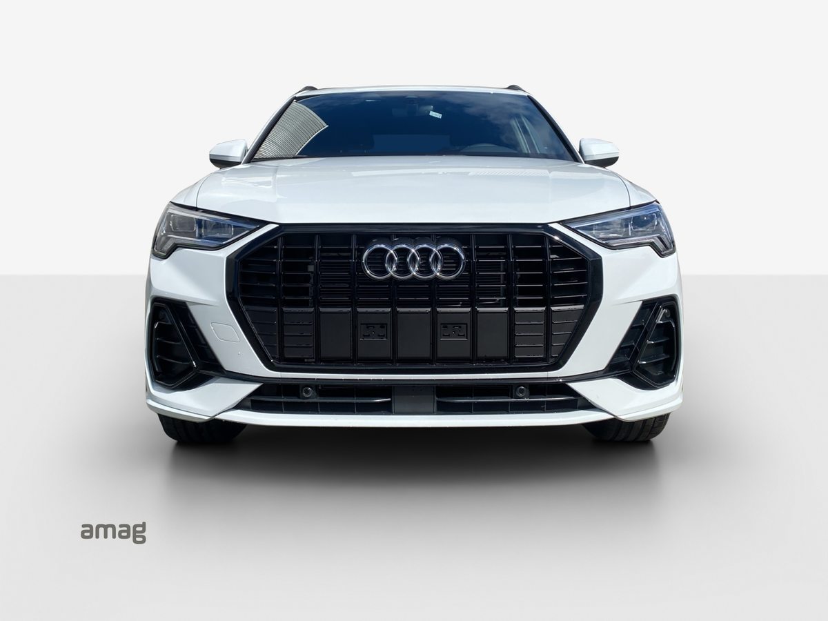 AUDI Q3 35 TFSI S line Attraction, Benzin, Occasion / Gebraucht, Automat - 7