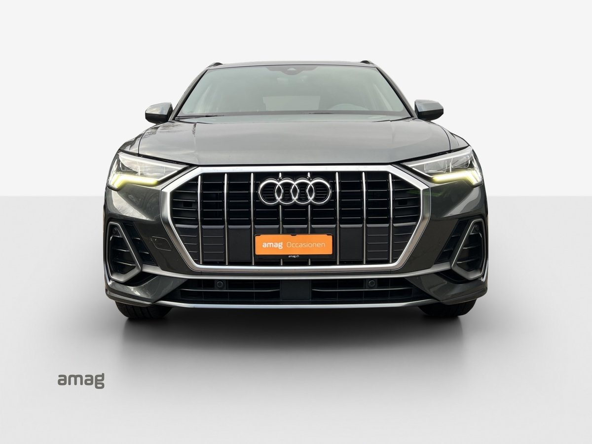 AUDI Q3 35 TFSI S line Attraction S-tronic, Benzin, Occasion / Gebraucht, Automat - 7