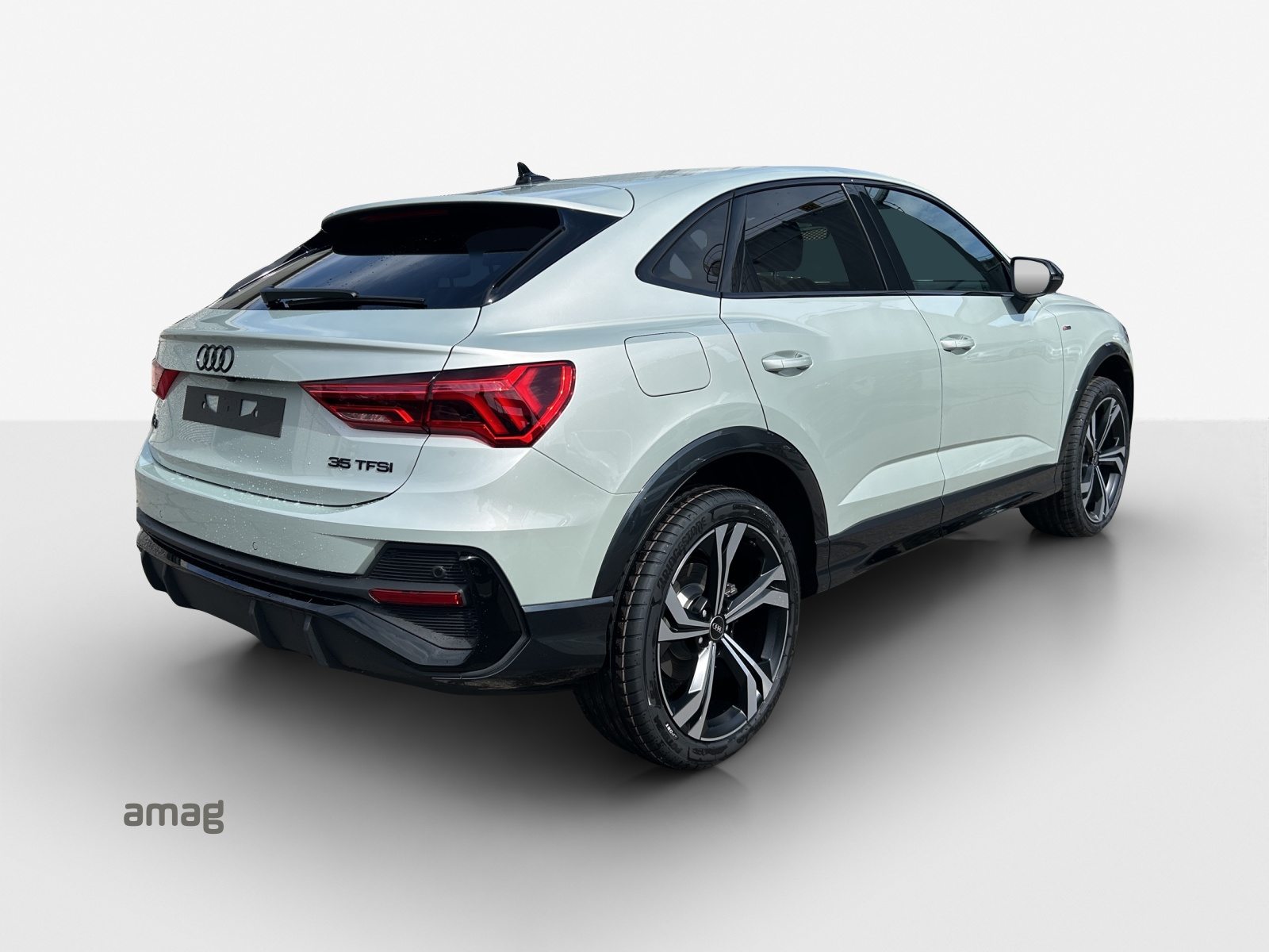 AUDI Q3 Sportback 35 TFSI S line Attraction, Petrol, Second hand / Used, Automatic - 5