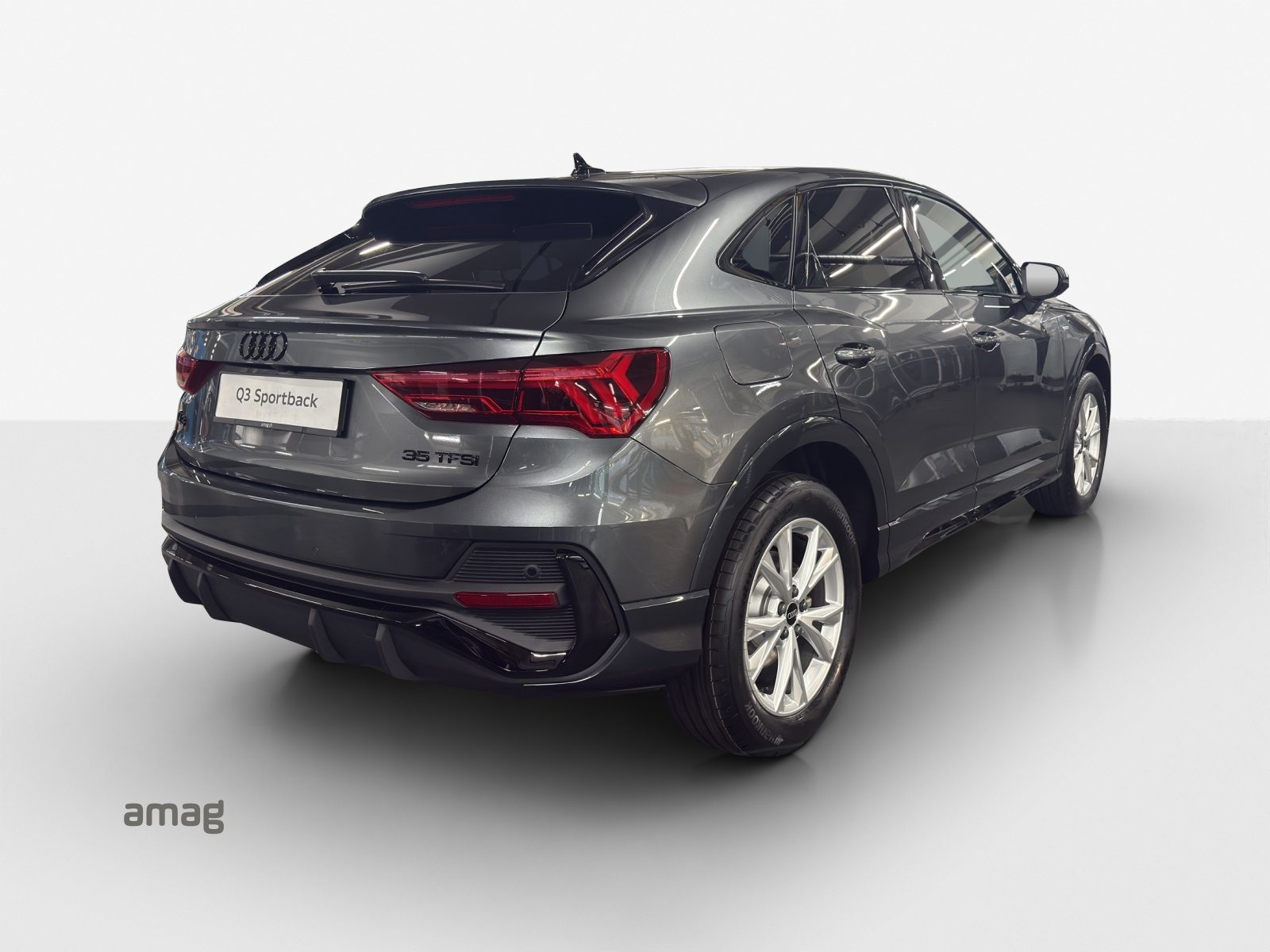 AUDI Q3 Sportback 35 TFSI S line Attraction, Petrol, Second hand / Used, Automatic - 5